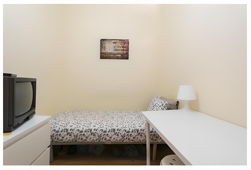 Private room for rent for €400 per month in Lisbon, Rua António Pereira Carrilho