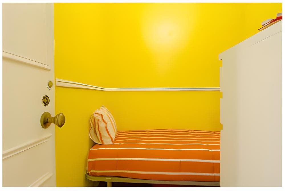 Private room for rent for €400 per month in Lisbon, Rua Damasceno Monteiro