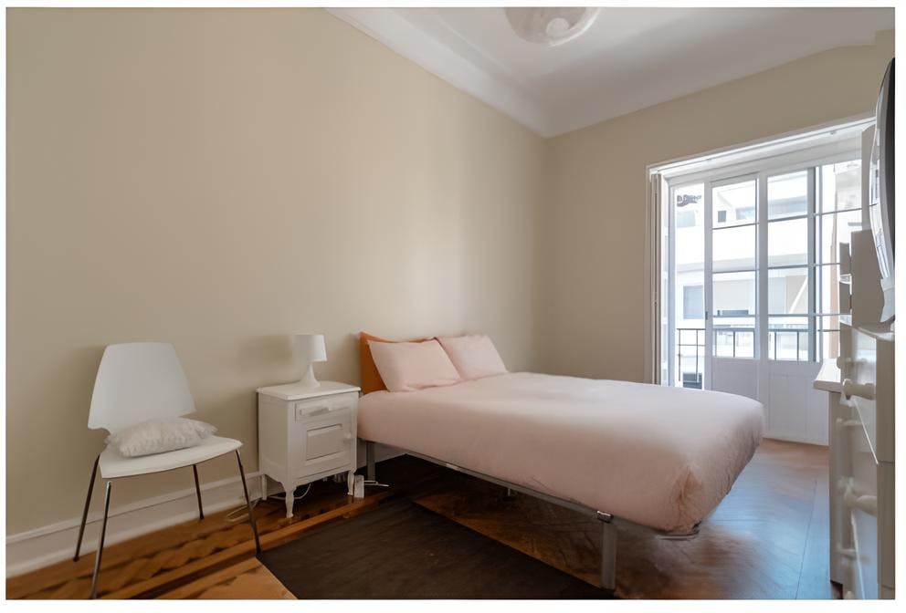Private room for rent for €600 per month in Lisbon, Rua Damasceno Monteiro