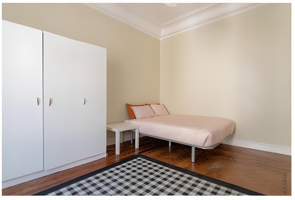 Private room for rent for €450 per month in Lisbon, Rua Damasceno Monteiro