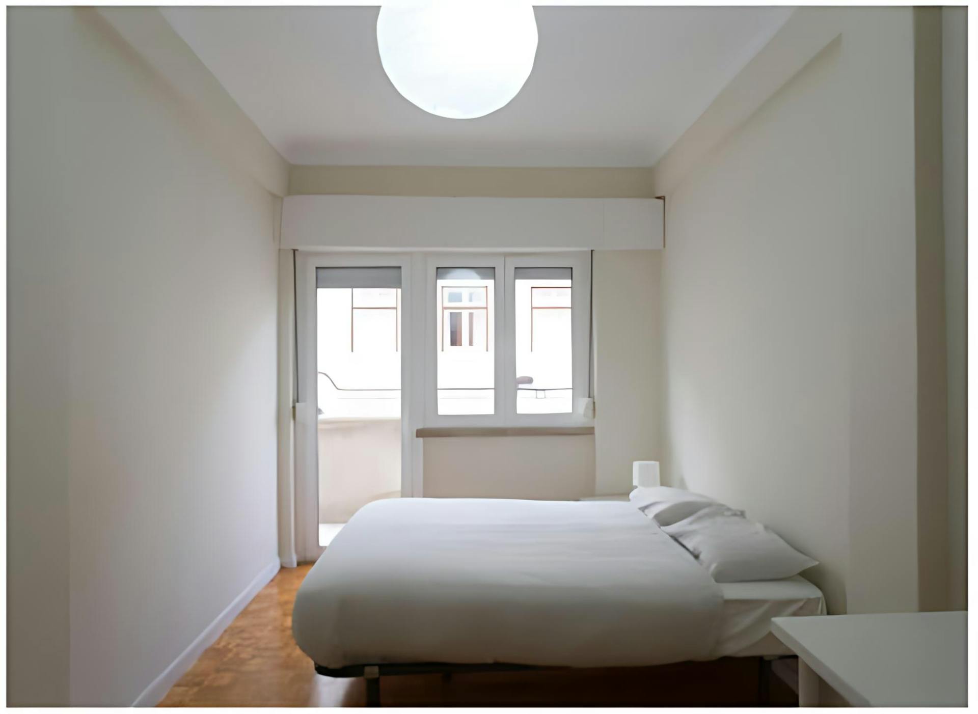 Private room for rent for €450 per month in Lisbon, Rua Abel Botelho