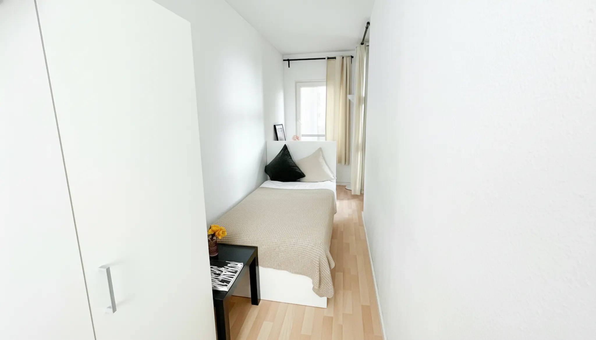 Charlottenstraße, Berlin preview
