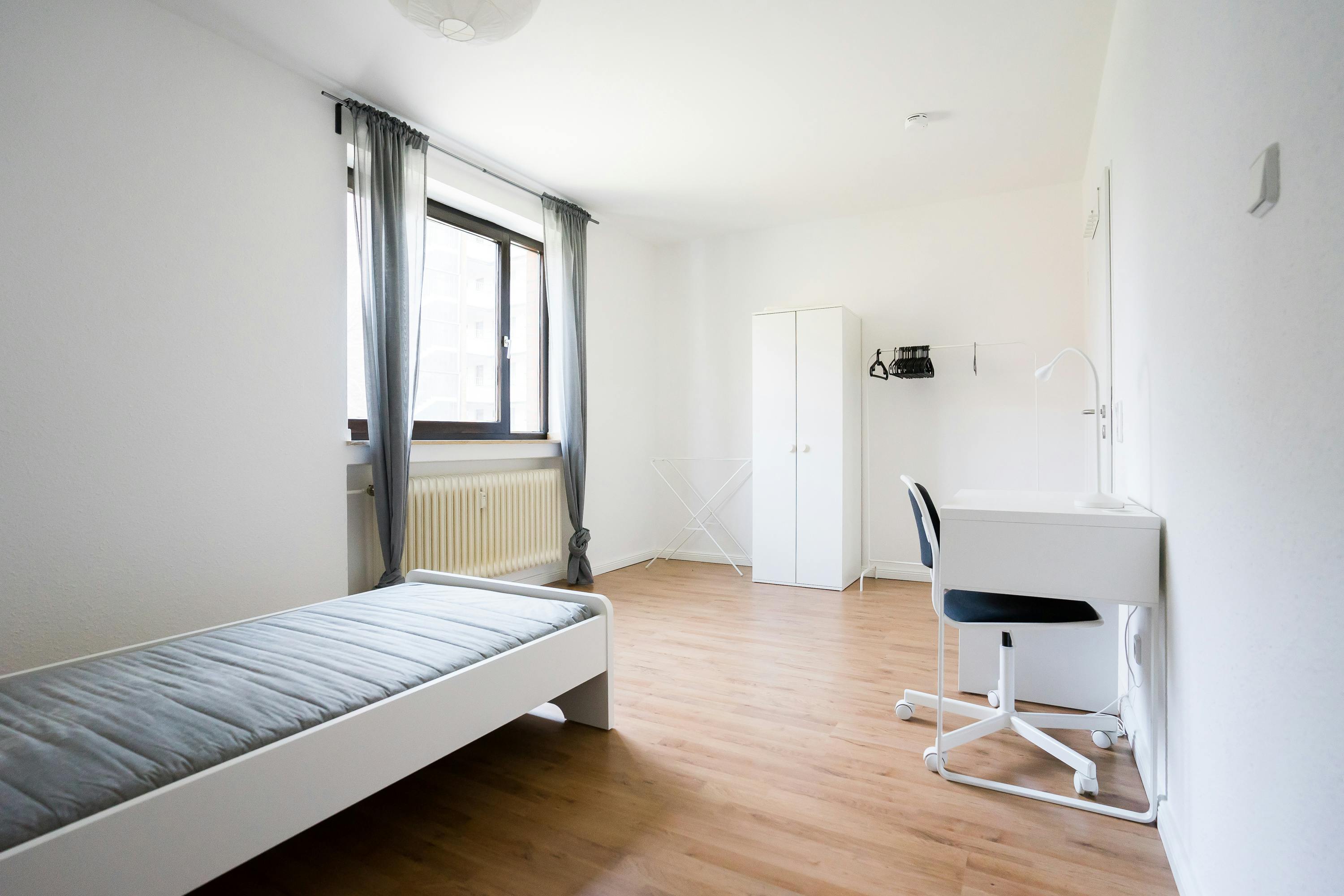 WG-Zimmer zu mieten für 619 € pro Monat in Düsseldorf, Kölner Landstraße