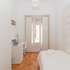 Private room for rent for €656 per month in Lisbon, Rua de São Félix