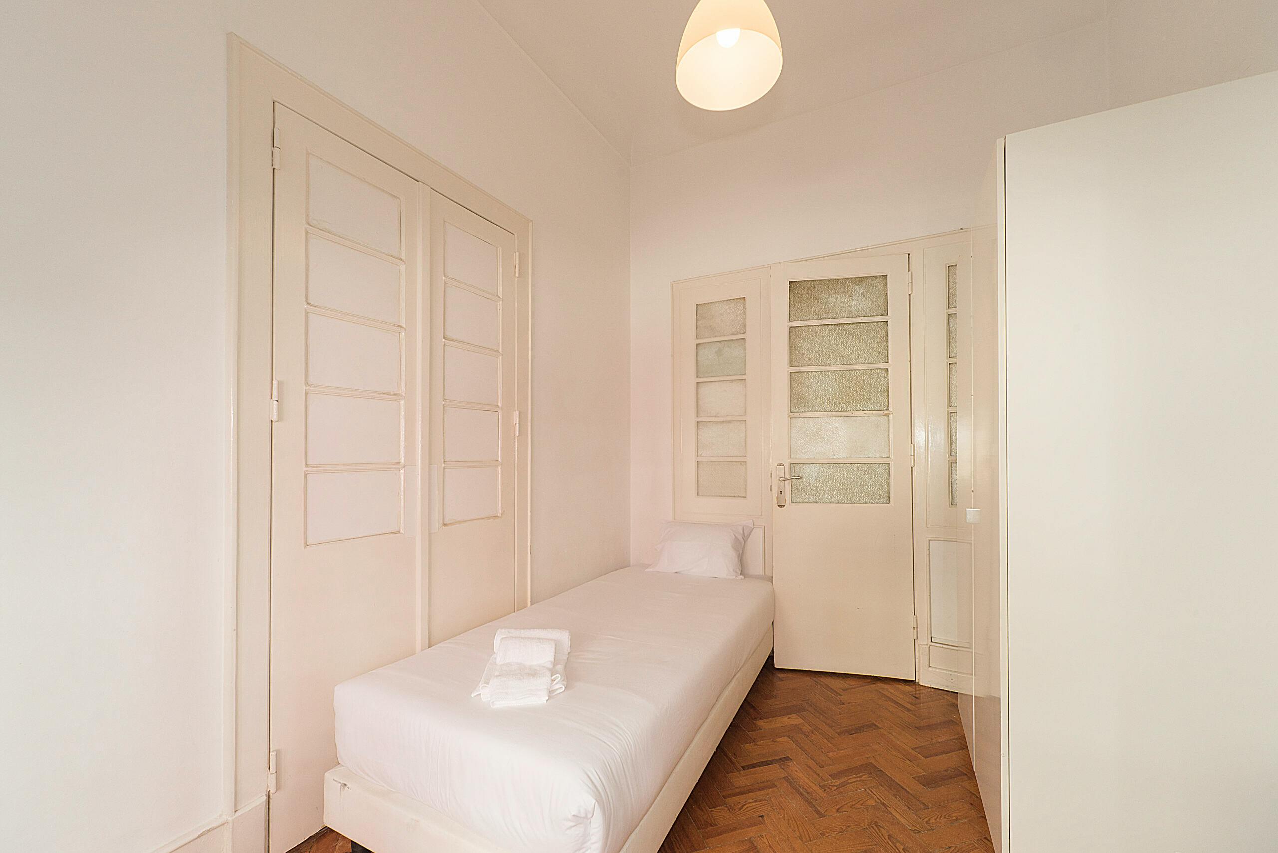 Single room Lisbon, 13m² — photo 27