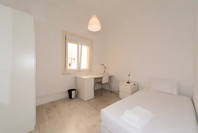 Private room in Rua de São Félix, Lisbon (1025060) room image 1
