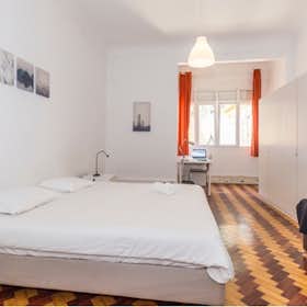 Private room for rent for €940 per month in Lisbon, Rua de São Félix