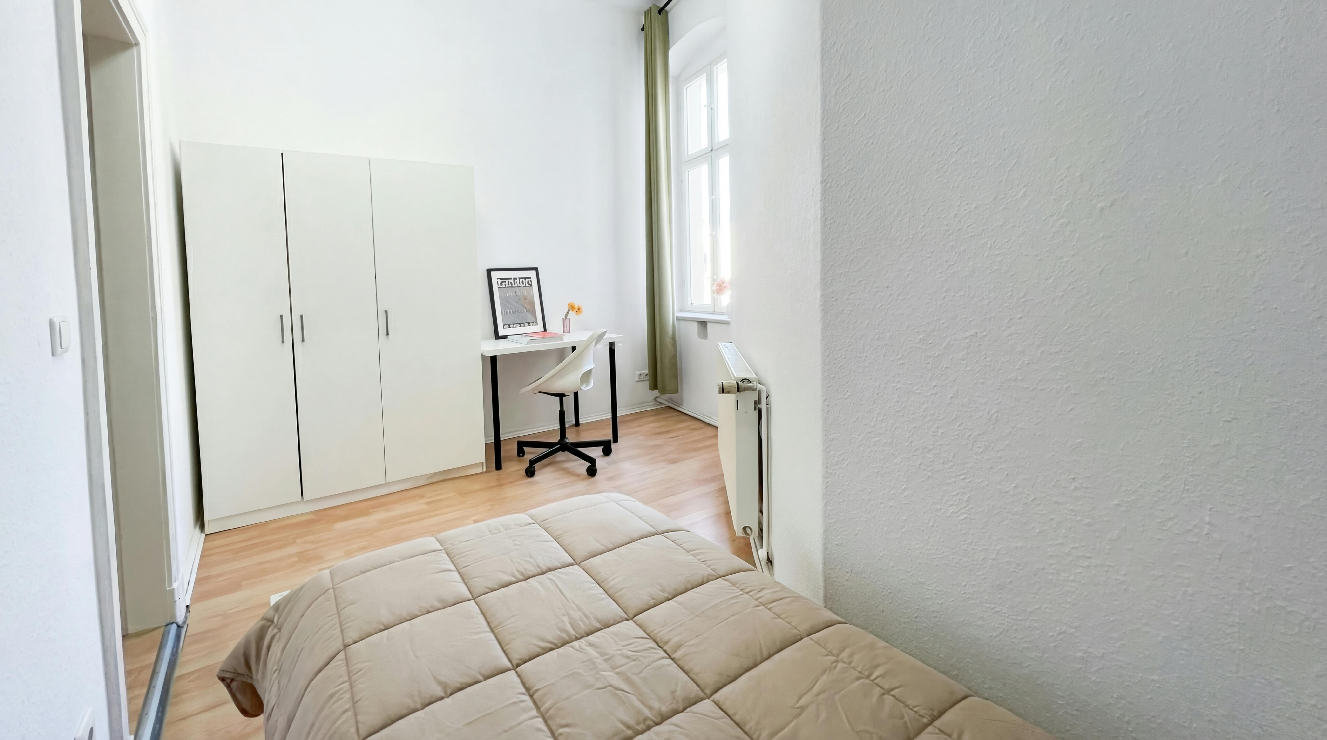Bochumer Straße, Berlin preview
