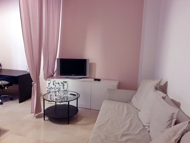 Via dei Piatti, Milan preview