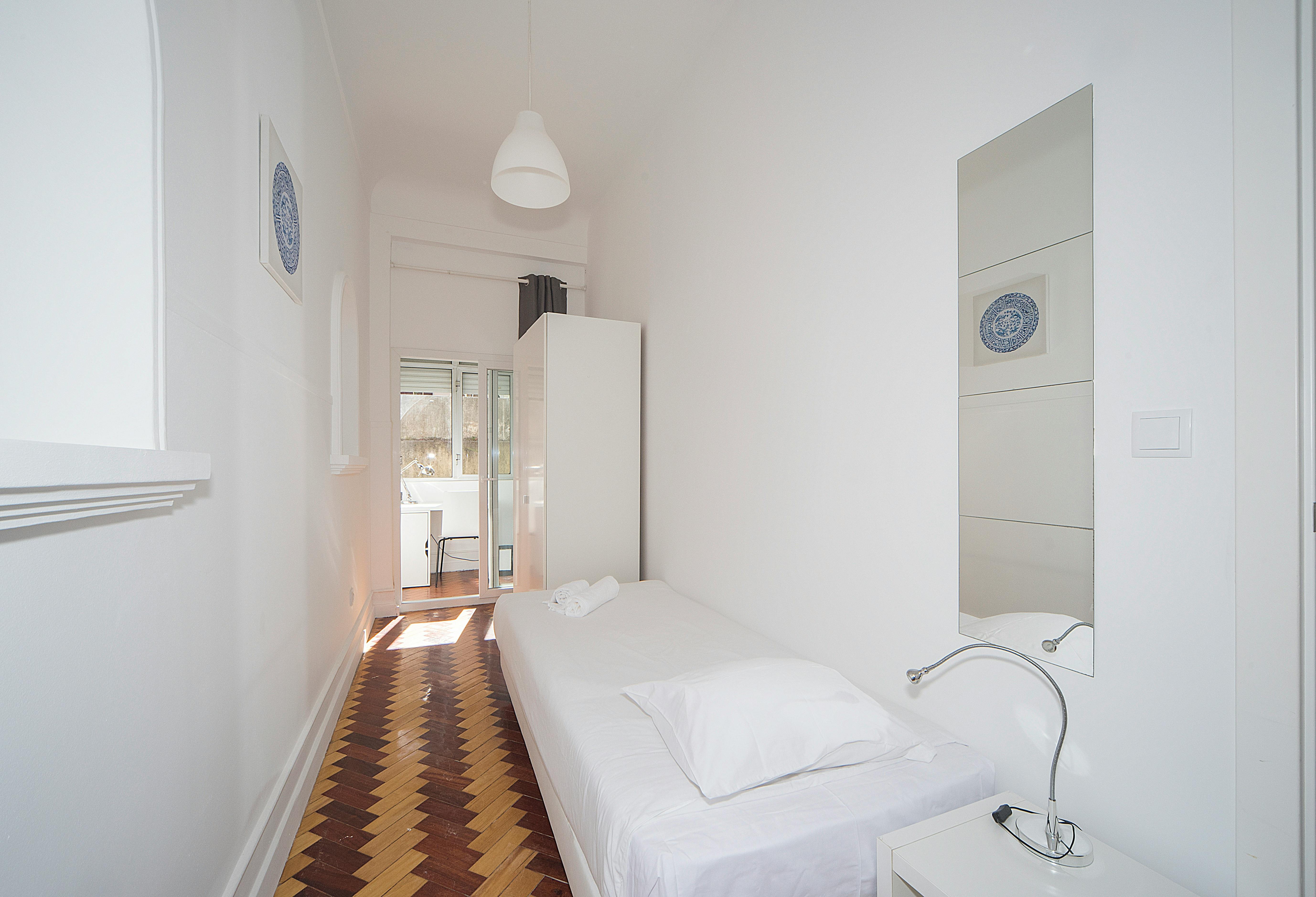 Private room for rent for €520 per month in Lisbon, Rua de São Félix