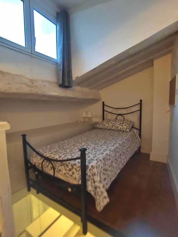 Single room Florence, 1 bed, 17m² — photo 6
