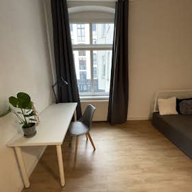 WG-Zimmer for rent for 475 € per month in Magdeburg, Sudenburger Straße