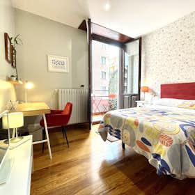 Отдельная комната сдается в аренду за 660 € в месяц в Bilbao, Iparraguirre Kalea