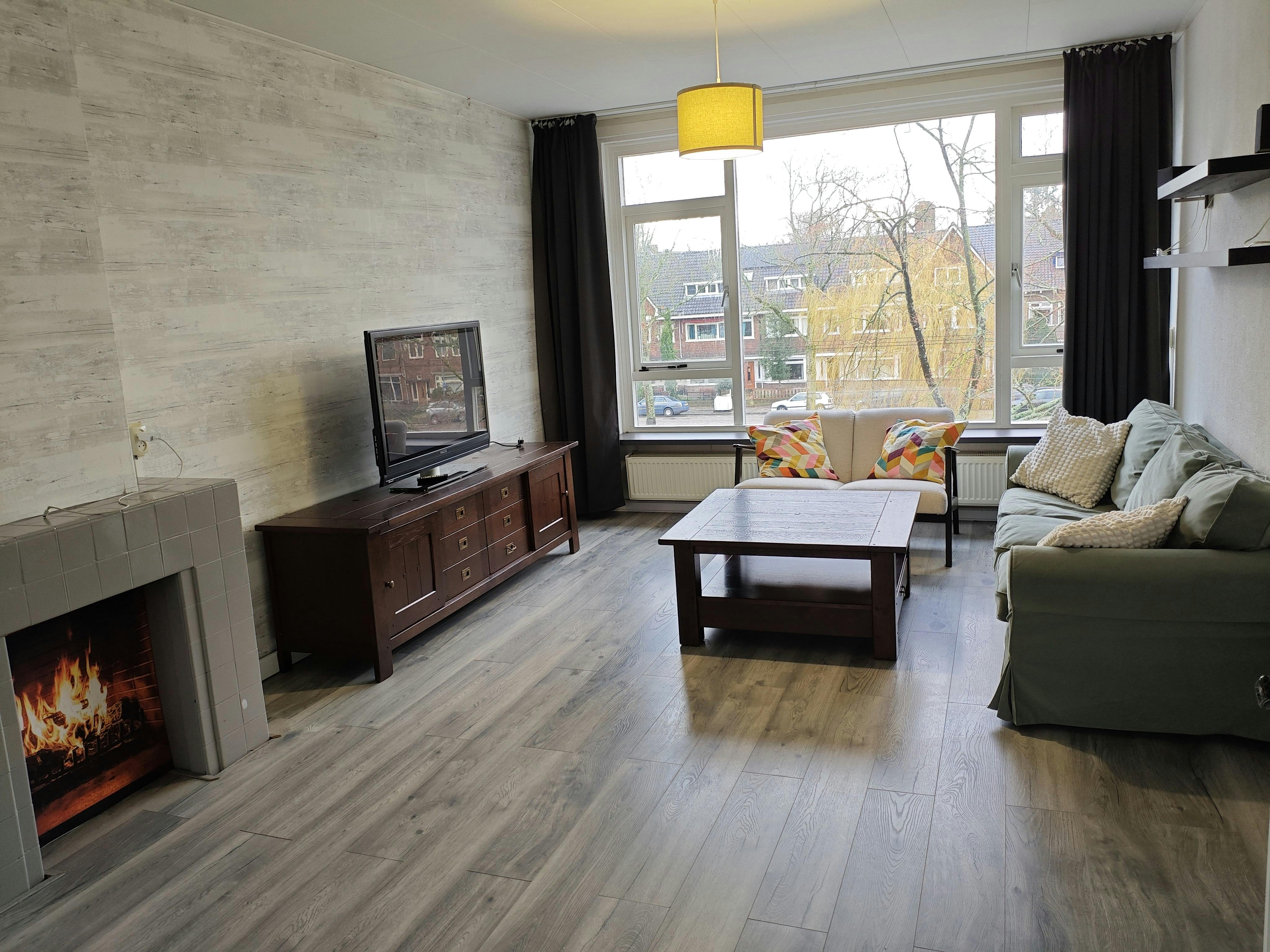 Apartment for rent for €2,400 per month in Rotterdam, Boergoensevliet