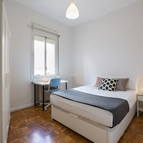 Private room for rent for €615 per month in Madrid, Calle de Alcalá