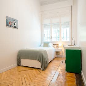 Private room for rent for €620 per month in Madrid, Calle de Amado Nervo