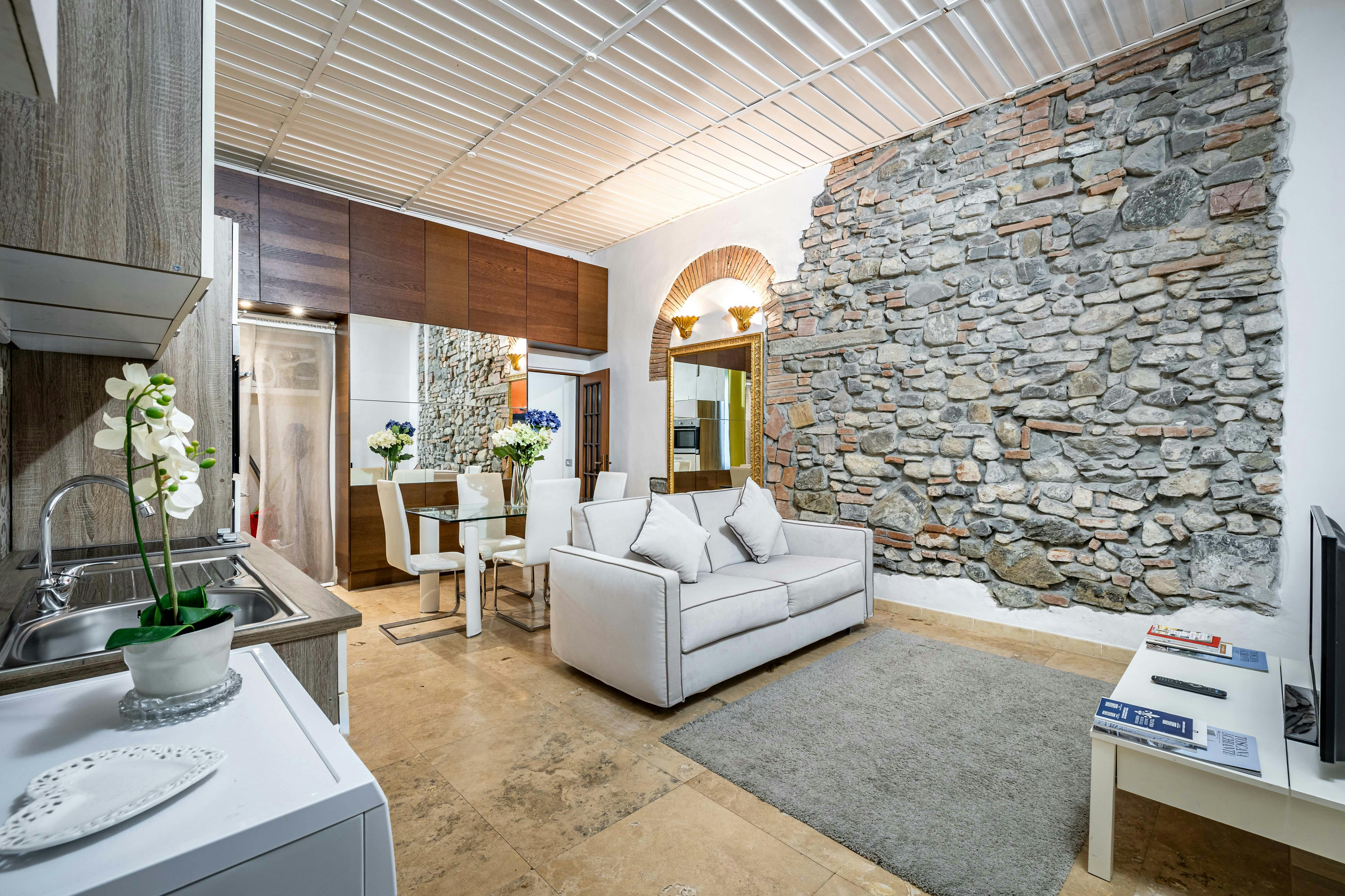 Apartment for rent for €1,500 per month in Florence, Via Gaspare Luigi Spontini