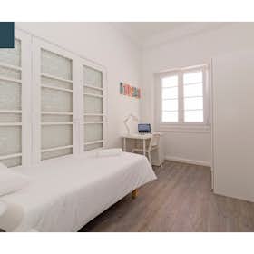 Private room for rent for €625 per month in Lisbon, Alameda Dom Afonso Henriques