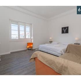 Private room for rent for €782 per month in Lisbon, Alameda Dom Afonso Henriques
