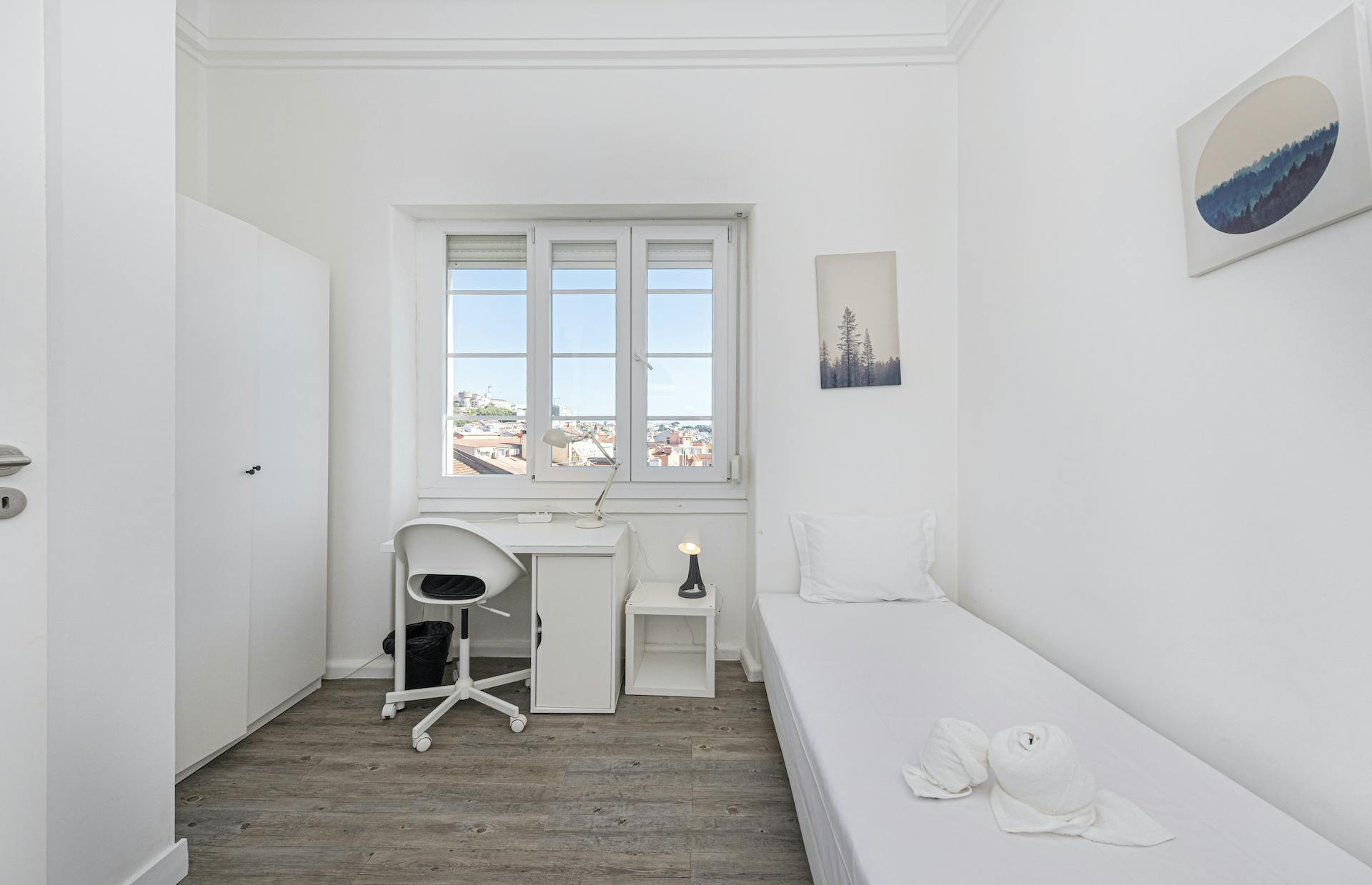 Studio for rent for €835 per month in Lisbon, Alameda Dom Afonso Henriques