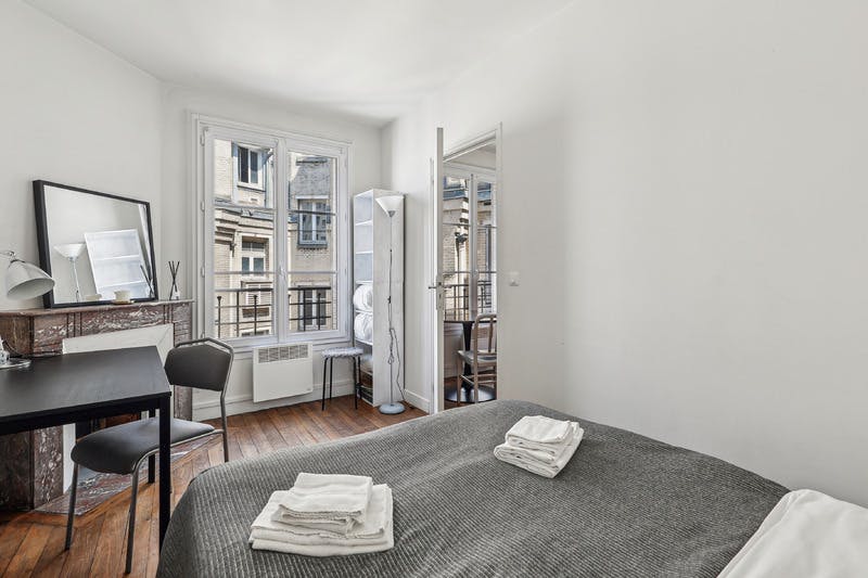 Apartment for rent for €1,585 per month in Paris, Rue des Meuniers