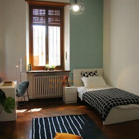 Private room for rent for €530 per month in Turin, Via Beaulard