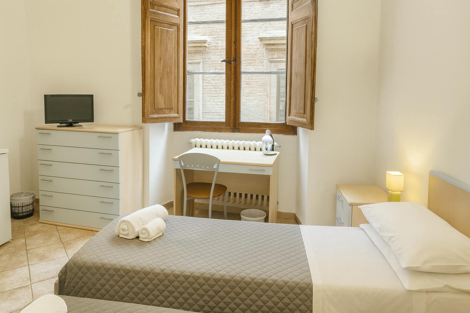 Gedeelde kamer te huur voor € 580 per maand in Siena, Via del Porrione