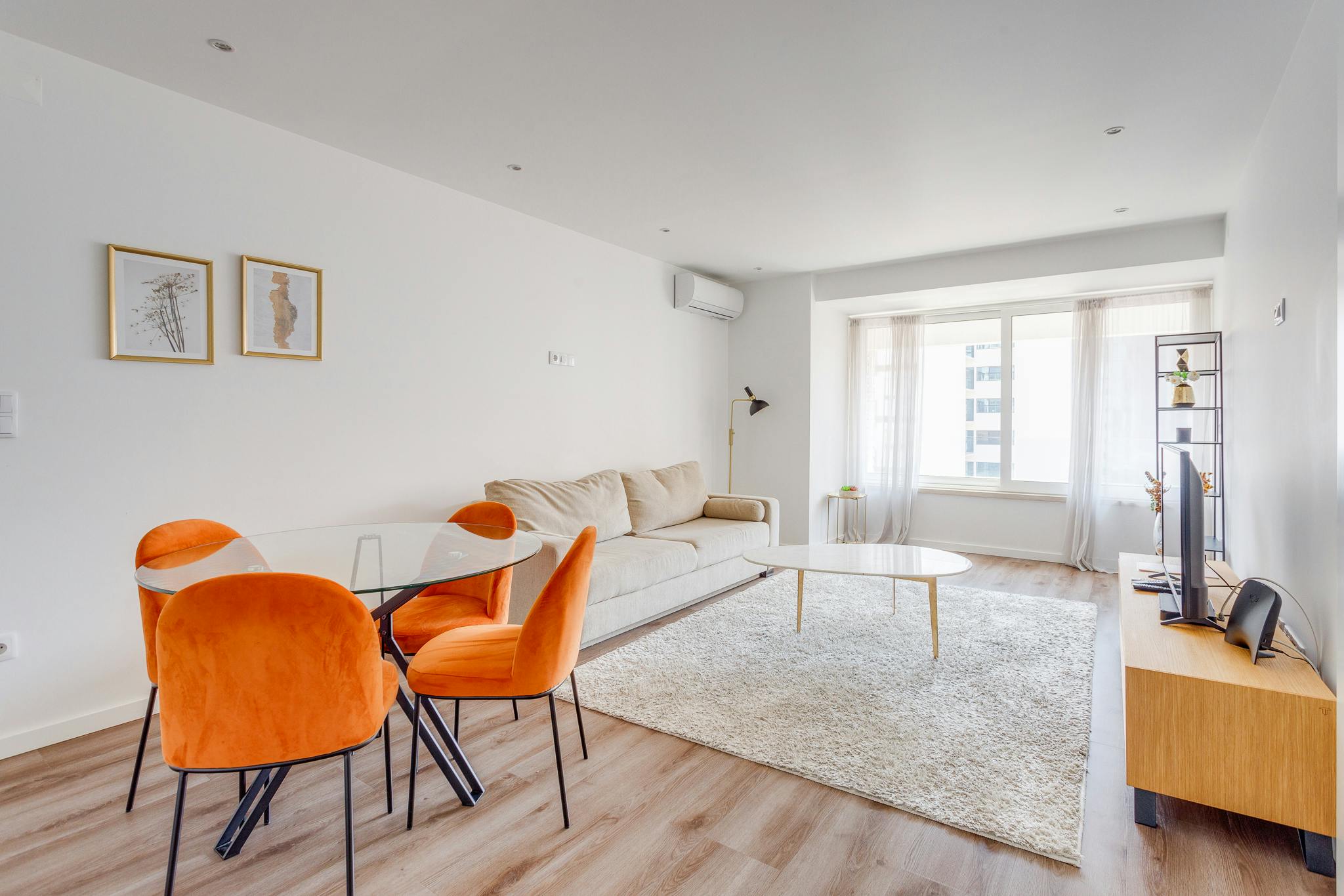 Apartment for rent for €1,869 per month in Lisbon, Rua Basílio Teles