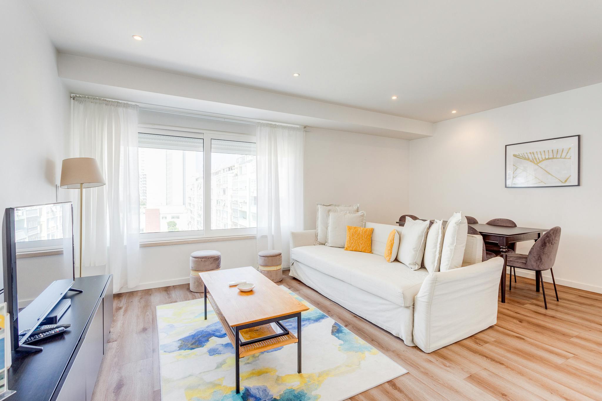 Apartment for rent for €1,869 per month in Lisbon, Rua Basílio Teles