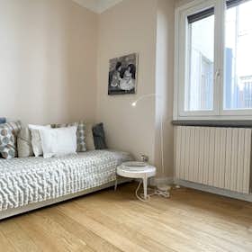 Appartamento for rent for 1.700 € per month in Milan, Piazzale Stazione Genova