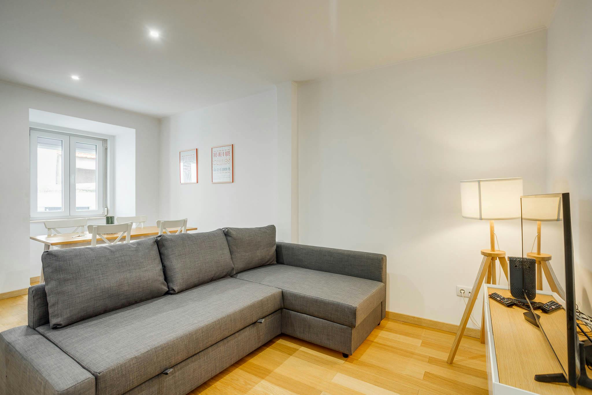 Apartment for rent for €2,000 per month in Lisbon, Rua do Sacramento a Alcântara