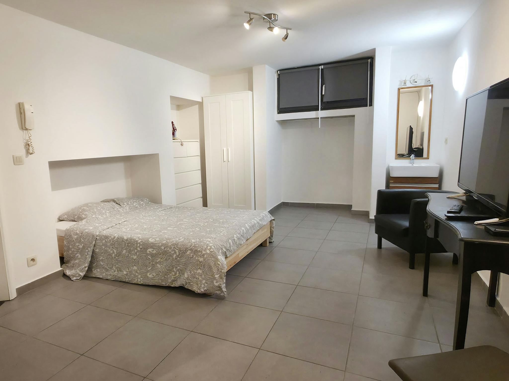 Rue du Trône, Ixelles preview