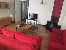 Apartment for rent for €2,000 per month in Schaerbeek, Rue Marcel Marien