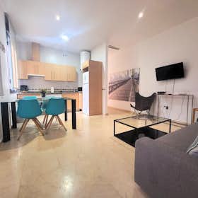 Apartment for rent for €1,100 per month in Málaga, Calle Gigantes