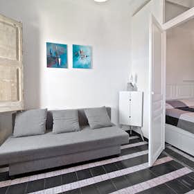 Appartement te huur voor € 1.250 per maand in Barcelona, Carrer de Tamarit