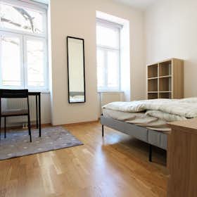 Apartment for rent for €770 per month in Vienna, Lerchenfelder Gürtel