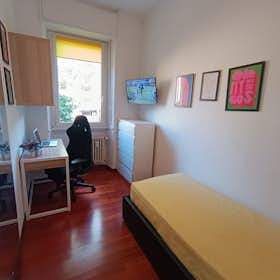 Private room for rent for €720 per month in Milan, Via Francesco Melzi d'Eril