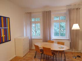 Apartamento en alquiler por 1425 € al mes en Berlin, Helmholtzstraße