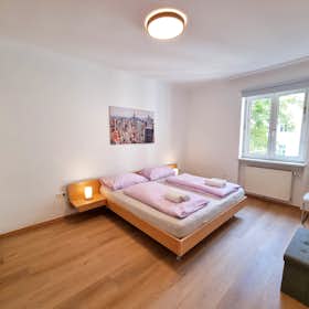 Apartment for rent for €1,350 per month in Vienna, Denisgasse