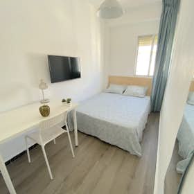 Private room for rent for €345 per month in Sevilla, Calle Doctor Seras
