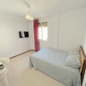 Private room for rent for €360 per month in Sevilla, Calle El Pedroso