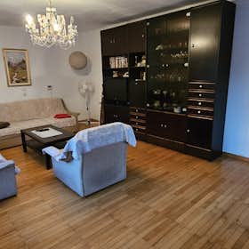 Apartment for rent for €1,400 per month in Ljubljana, Golouhova ulica
