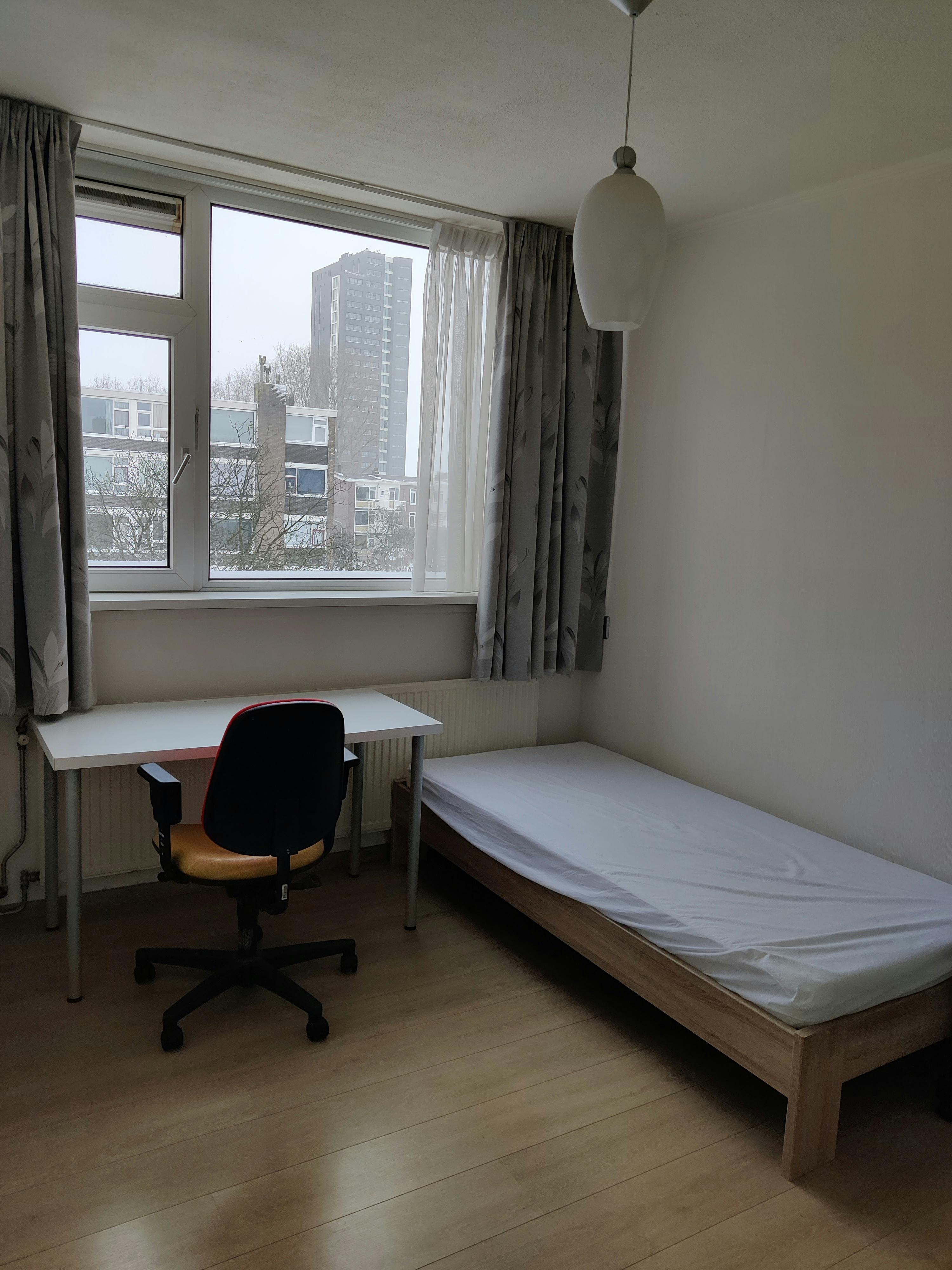 私人房间 正在以 €690 的月租出租，其位于 Leiden, Mozartstraat