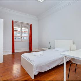 Private room for rent for €730 per month in Lisbon, Avenida António Augusto de Aguiar