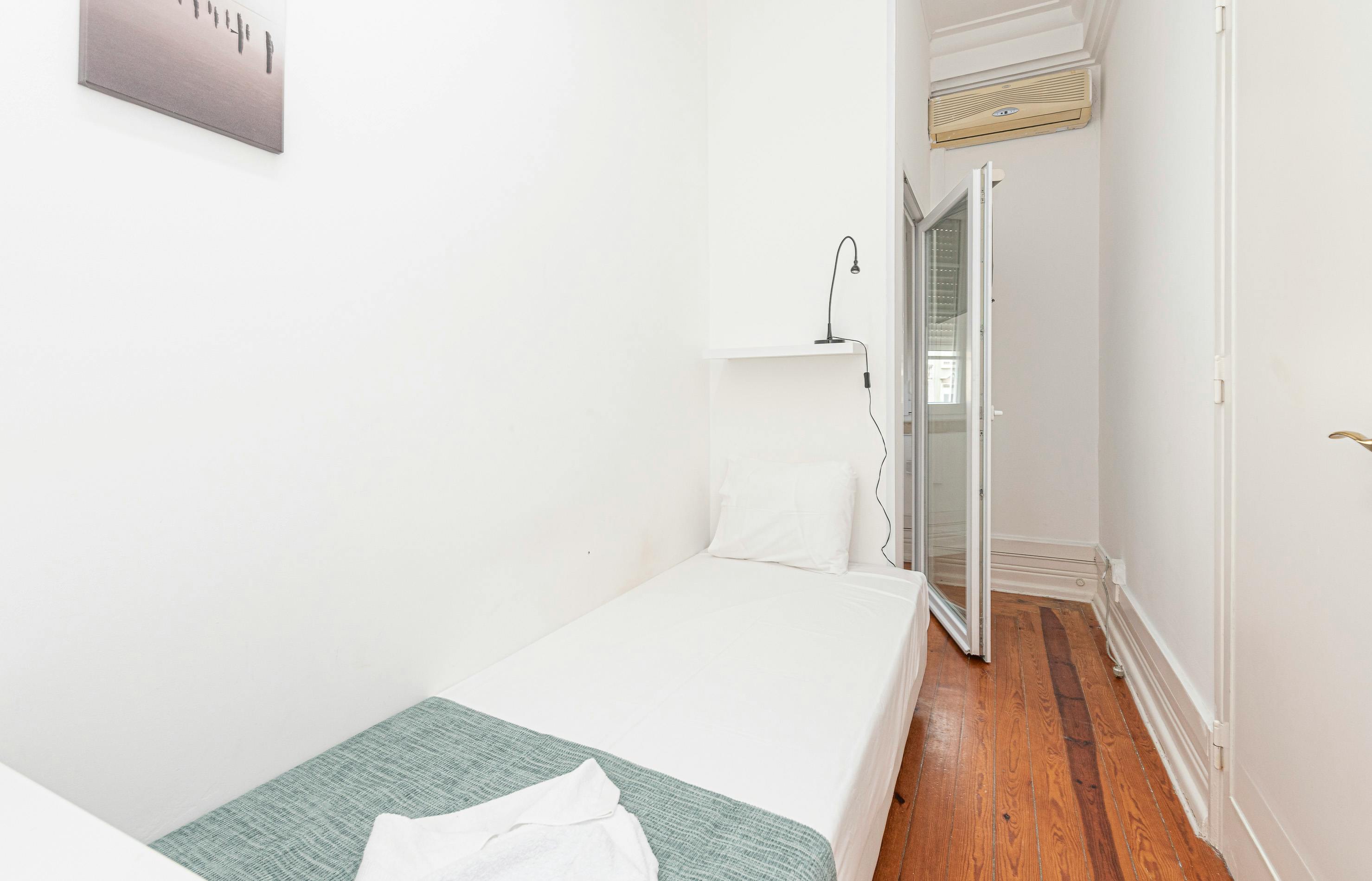 Single room Lisbon, 9m² — photo 21