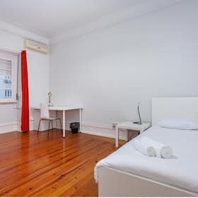 Private room for rent for €730 per month in Lisbon, Avenida António Augusto de Aguiar