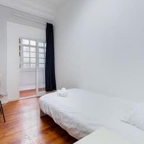 Private room for rent for €677 per month in Lisbon, Avenida António Augusto de Aguiar