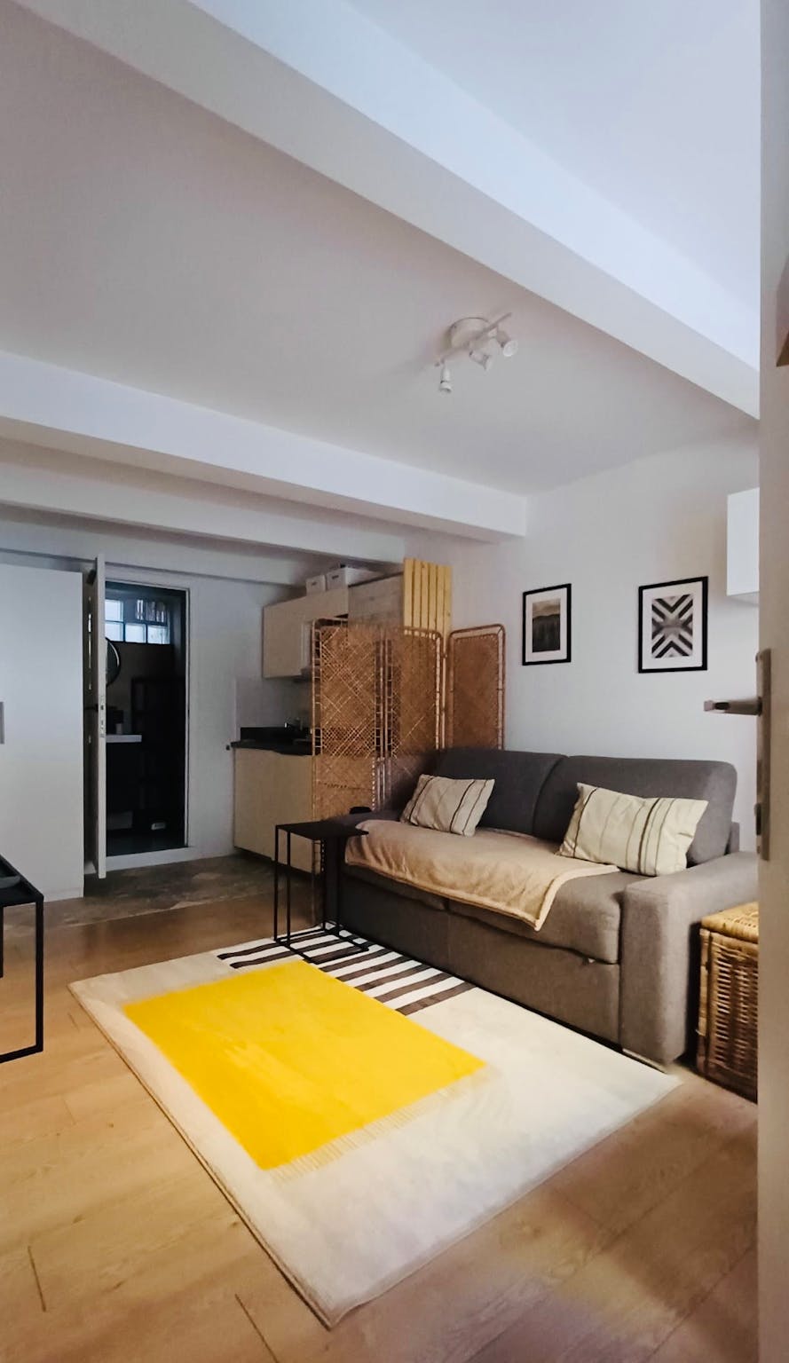 Rue des Renards, Brussels preview