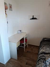 Отдельная комната сдается в аренду за 350 € в месяц в Mondovì, Via del Mazzucco