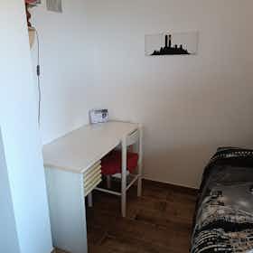Отдельная комната сдается в аренду за 350 € в месяц в Mondovì, Via del Mazzucco